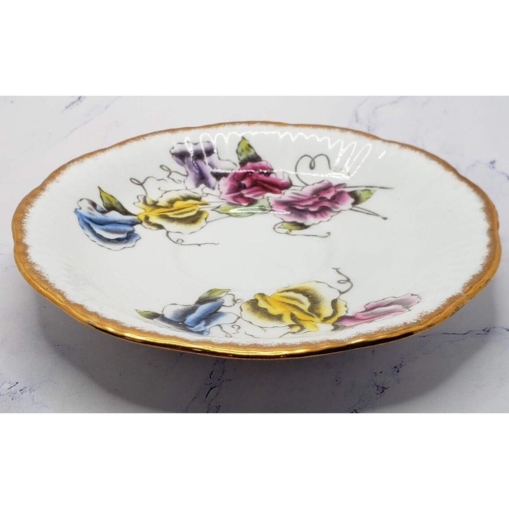 Salisbury Fine Bone China Sweet Pea Floral Pattern W/ Gold Trim Tea Cup & Saucer - Picture 4 of 14